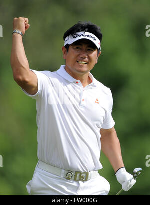 16. August 2009 - feiert Chaska, MN, USA - Ye Yang von Korea nach Adlers am 14. Loch während der Endrunde 2009 PGA Championship im Hazeltine National Golf Club am 16. August 2009 in Chaska, MN... ZUMA Press/Scott A. Miller (Kredit-Bild: © Scott A. Miller über ZUMA Draht) Stockfoto