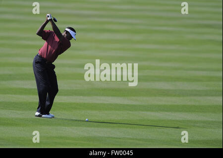 26. März 2009 - Orlando, Florida, USA - Vijay Singh trifft seinen zweiten Schlag auf das 15. Loch in der ersten Runde der Arnold Palmer Invitational im Bay Hill Club und Lodge am 26. März 2009 in Orlando, Florida.         ZUMA Press/Scott A. Miller (Kredit-Bild: © Scott A. Miller über ZUMA Draht) Stockfoto