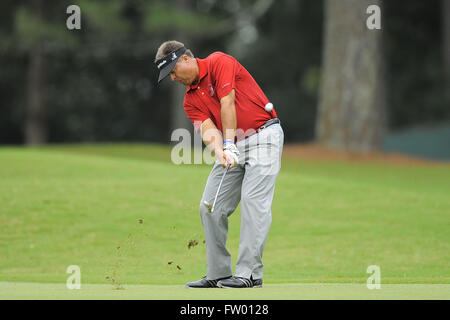 Decatur, Georgia, Vereinigte Staaten von Amerika. 26. September 2009. Kenny Perry (USA) hist vom 16. Fairway während der dritten Runde der PGA Tour Championship die Abschlussveranstaltung des FedEx Cup 2009 im East Lake Golf Club am 26. September 2009 in Decatur, Georgia ZUMA Press/Scott A. Miller © Scott A. Miller/ZUMA Draht/Alamy Live News Stockfoto