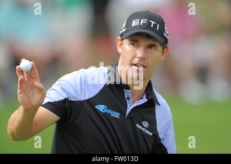 Decatur, Georgia, Vereinigte Staaten von Amerika. 26. September 2009. Padraig Harrington (IRL) nach dem fünften Loch während der dritten Runde der PGA Tour Championship die Abschlussveranstaltung des FedEx Cup 2009 im East Lake Golf Club am 26. September 2009 in Decatur, Georgia ZUMA Press/Scott A. Miller © Scott A. Miller/ZUMA Draht/Alamy Live News Stockfoto