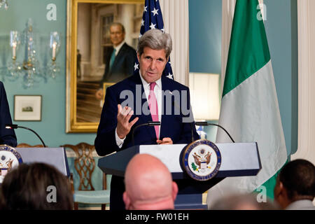Washington DC, USA. 30. März 2016. Secretary Of State John Kerry und nigerianischen Außenministers Geoffrey Onyeama halten U.S.-Nigeria binationale Kommission Briefing im Vertrag Zimmer des US-Außenministeriums. Bildnachweis: B Christopher/Alamy Live-Nachrichten Stockfoto