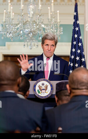 Washington DC, USA. 30. März 2016. Secretary Of State John Kerry und nigerianischen Außenministers Geoffrey Onyeama halten U.S.-Nigeria binationale Kommission Briefing im Vertrag Zimmer des US-Außenministeriums. Bildnachweis: B Christopher/Alamy Live-Nachrichten Stockfoto