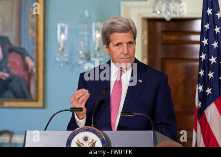 Washington DC, USA. 30. März 2016. Secretary Of State John Kerry und nigerianischen Außenministers Geoffrey Onyeama halten U.S.-Nigeria binationale Kommission Briefing im Vertrag Zimmer des US-Außenministeriums. Bildnachweis: B Christopher/Alamy Live-Nachrichten Stockfoto