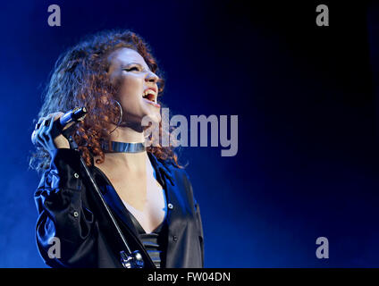 Manchester, UK. 30. März 2016. Jess Glynne erklingt in Manchester O2 Apollo Credit: Ernie Pollard/Alamy Live-Nachrichten Stockfoto