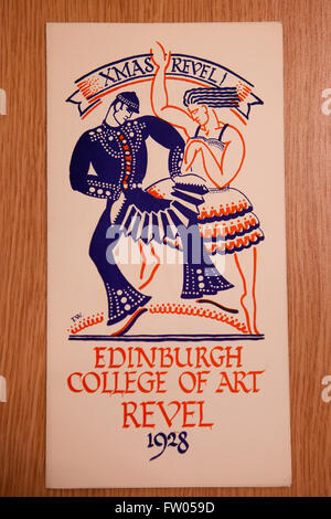 Edinburgh. Schottland. 31. März 2016. Jährliche Revel Edinburgh College of Art, die bis 1909 zurückgeht, bringt Mitarbeiter und Studenten für eine Motto-Party mit Kostümen, Landschaft, Darbietungen und Tanz. Abgebildete Poster von Edinburgh College of Art. Pako Mera/Alamy Live-Nachrichten Stockfoto