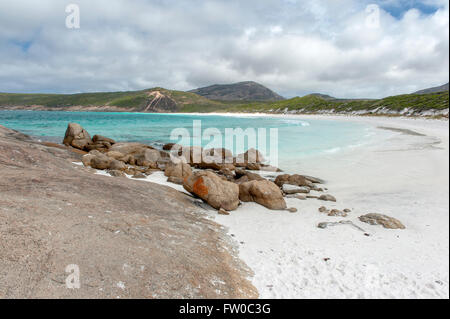 Hellfire Bay, rockt ein Strand mit Granit im Osten von Esperance, Western Australia Stockfoto