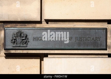 EDINBURGH, Schottland - 10. März 2016: Der High Court of Justiciary in der Altstadt von Edinburgh, am 10. März 2016.  Es ist auch kn Stockfoto