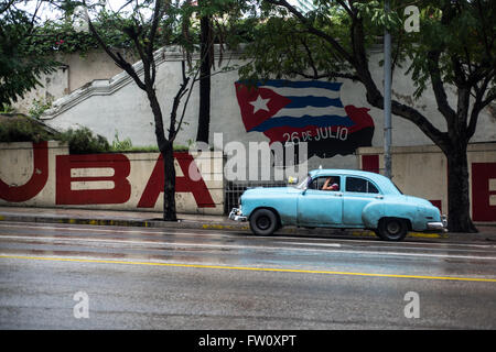 Straßenszene am regnerischen Tag in Havanna, Kuba Stockfoto