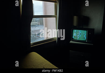 Downtown Hotel Zimmer mit tv auf Mitte Tag Stockfoto