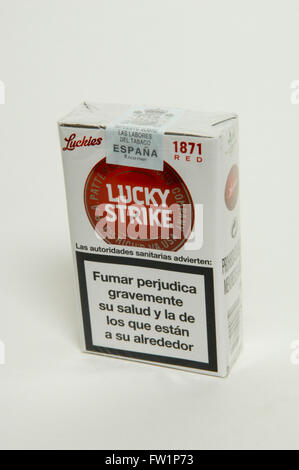 Lucky Strike 1871 rot Zigaretten Tabak Packet Stockfoto