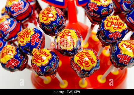 Chupa Chups ist eine beliebte spanische Marke Lutscher und andere Süßwaren verkauft in über 150 Ländern auf der ganzen Welt. Stockfoto