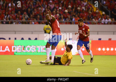 Kendall Waston (L), schimmerndes Elvis Powell (M) und Ronald Matarrita (R). FIFA World Cup™ Qualifikation.  Das Spiel zwischen Costa Rica ein Stockfoto