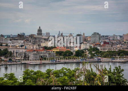 Havanna, Kuba - 27. September 2015: Blick über Kubas Hauptstadt Havanna von Morro Castle. Stockfoto