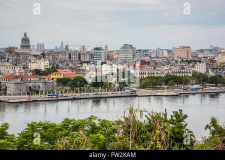 Havanna, Kuba - 27. September 2015: Blick über Kubas Hauptstadt Havanna von Morro Castle. Stockfoto