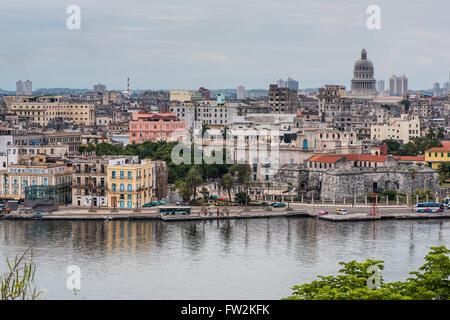 Havanna, Kuba - 27. September 2015: Blick über Kubas Hauptstadt Havanna von Morro Castle. Stockfoto