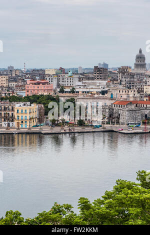 Havanna, Kuba - 27. September 2015: Blick über Kubas Hauptstadt Havanna von Morro Castle. Stockfoto