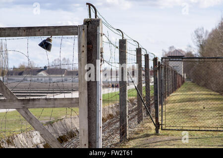 Zaun um die KZ-Gedenkstätte Dachau Stockfoto