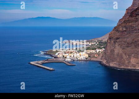 Hafen in Vueltas, Valle Gran Rey, La Gomera, der Insel La Palma hinter, Kanarische Inseln, Spanien Stockfoto