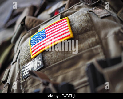 Plattenträger mit USA Flagge Patch geringe Schärfentiefe Stockfoto