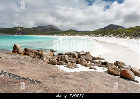 Hellfire Bay, rockt ein Strand mit Granit im Osten von Esperance, Western Australia Stockfoto