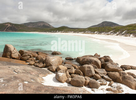 Hellfire Bay, rockt ein Strand mit Granit im Osten von Esperance, Western Australia Stockfoto