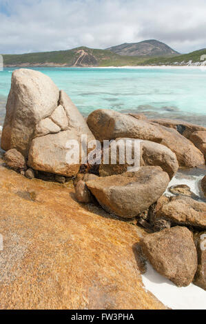 Hellfire Bay, rockt ein Strand mit Granit im Osten von Esperance, Western Australia Stockfoto