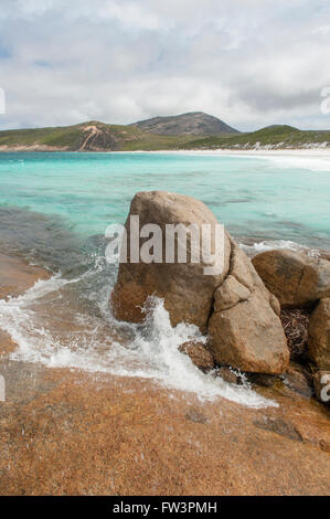 Hellfire Bay, rockt ein Strand mit Granit im Osten von Esperance, Western Australia Stockfoto