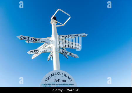 Marker, Weltstädte, markiert das Ende der längsten Mole in der südlichen Hemisphäre, Busselton, Western Australia Stockfoto