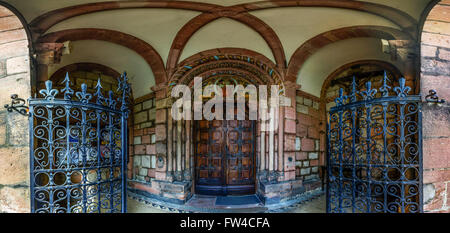 Mittelalterliche Kirche Tore, Panoramablick, Sainte Foy de, Selestat, Frankreich Stockfoto