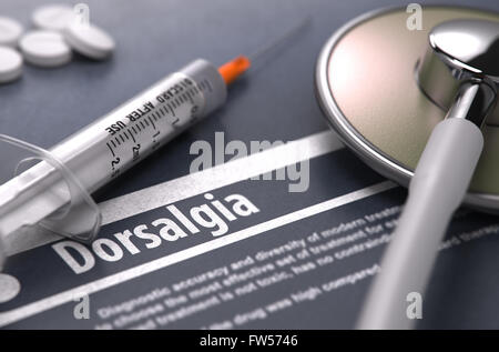 Dorsalgia - gedruckte Diagnose auf grauem Hintergrund. Stockfoto
