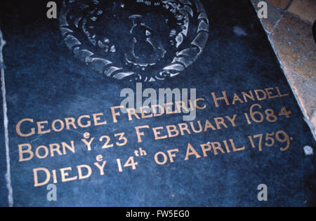 George Frideric Handel - die deutsch/englische Komponist Grabstein in der Westminster Abbey. GFH: 23. Februar 1685 - 14. April 1759. Stockfoto