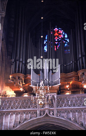 INST - Tastatur - Orgel - Wien St. Stephen's Cathedral - große Orgel in Westend. Stockfoto