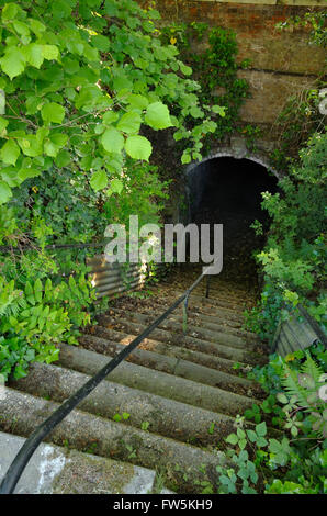 Gad es Hill Place, Higham, über Rochester, Kent: der Tunnel unter der Straße von Gravesend, A226, die das Haus des Schriftstellers verbunden Stockfoto