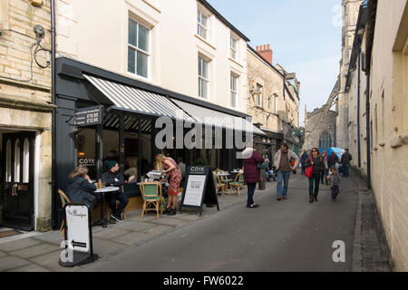 Cote, eine moderne, den ganzen Tag über französische Brasserie in Black Jack Street, Cirencester, Gloucestershire, Großbritannien Stockfoto