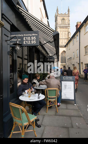 Cote, eine moderne, den ganzen Tag über französische Brasserie in Black Jack Street, Cirencester, Gloucestershire, Großbritannien Stockfoto