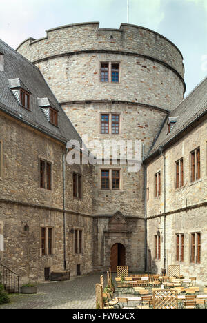 Innenhof der Wewelsburg, dreieckigen Burg, 17. Jahrhundert, 1934-45 Kultstätte der SS unter Himmler Stockfoto