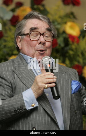 Ronnie Corbett, britischer Komiker, unterhaltsame Publikum im nach dem Essen-Event in London im Jahr 2007 Stockfoto