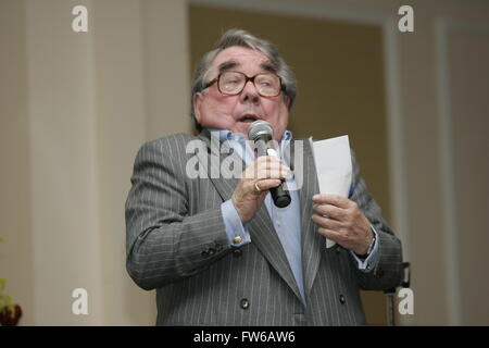 Ronnie Corbett, britischer Komiker, unterhaltsame Publikum im nach dem Essen-Event in London im Jahr 2007 Stockfoto