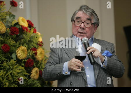 Ronnie Corbett, britischer Komiker, unterhaltsame Publikum im nach dem Essen-Event in London im Jahr 2007 Stockfoto