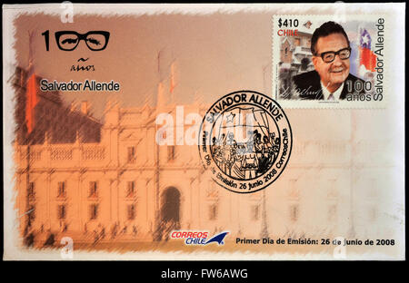 CHILE - CIRCA 2008: Eine Briefmarke gedruckt in Chile zeigt Salvador Allende, ca. 2008 Stockfoto