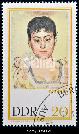 Deutschland - CIRCA 1980: Briefmarke gedruckt in Ostdeutschland zeigt Porträt der Madame de R. von Ferdinand Hodler, ca. 1980 Stockfoto