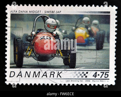 Dänemark - CIRCA 2006: Eine Briefmarke gedruckt in Dänemark zeigt 1958 Alfa Dana Midget, Swebe - JAP, circa 2006. Stockfoto