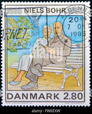 Dänemark - ca. 1985: Eine Briefmarke gedruckt in Dänemark zeigt Geburt Centenary von Niels Bohr, Kernphysiker, ca. 1985 Stockfoto