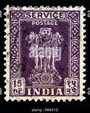 Indien - CIRCA 1967: Eine Briefmarke gedruckt in Indien zeigt vier indische Löwen Hauptstadt der Ashoka-Säule, ca. 1967 Stockfoto