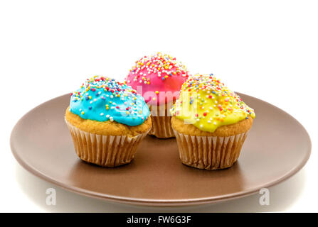 Muffins auf Platte Stockfoto
