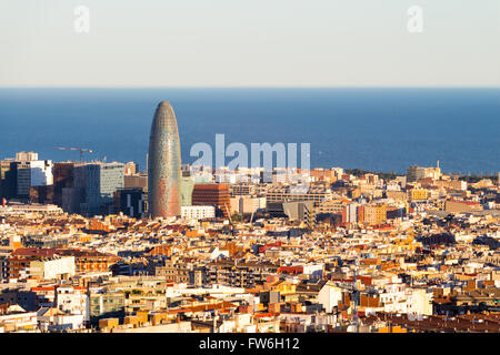 Agbar-Turm vom Park Güell. Barcelona, Spanien. Stockfoto