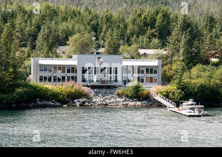 Spirit Bear Lodge in dem Dorf Klemtu, Great Bear Rainforest, British Columbia, Kanada. Stockfoto