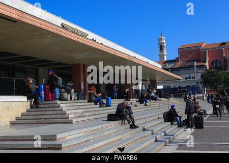 Venedig Santa Lucia Bahnhofsgebäude. Die Station ist eine der zwei wichtigsten Bahnhöfe Venedigs, Stockfoto