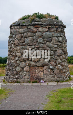 Schlachtfeld von Culloden Memorial cairn Stockfoto