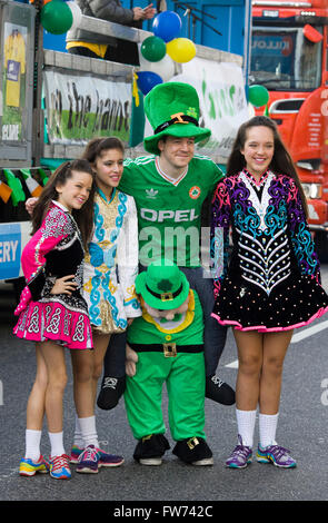 Traditionelle St. Patricks Day Parade in London England Stockfoto